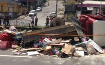 Acidente deixa motorista ferido