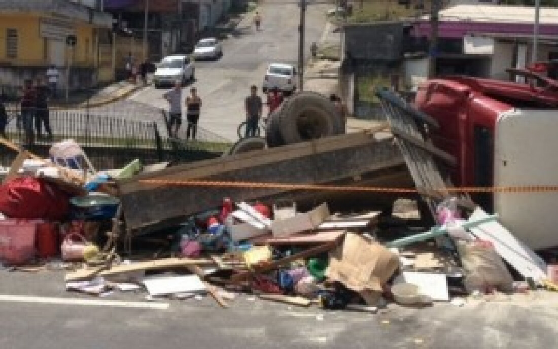 Acidente deixa motorista ferido