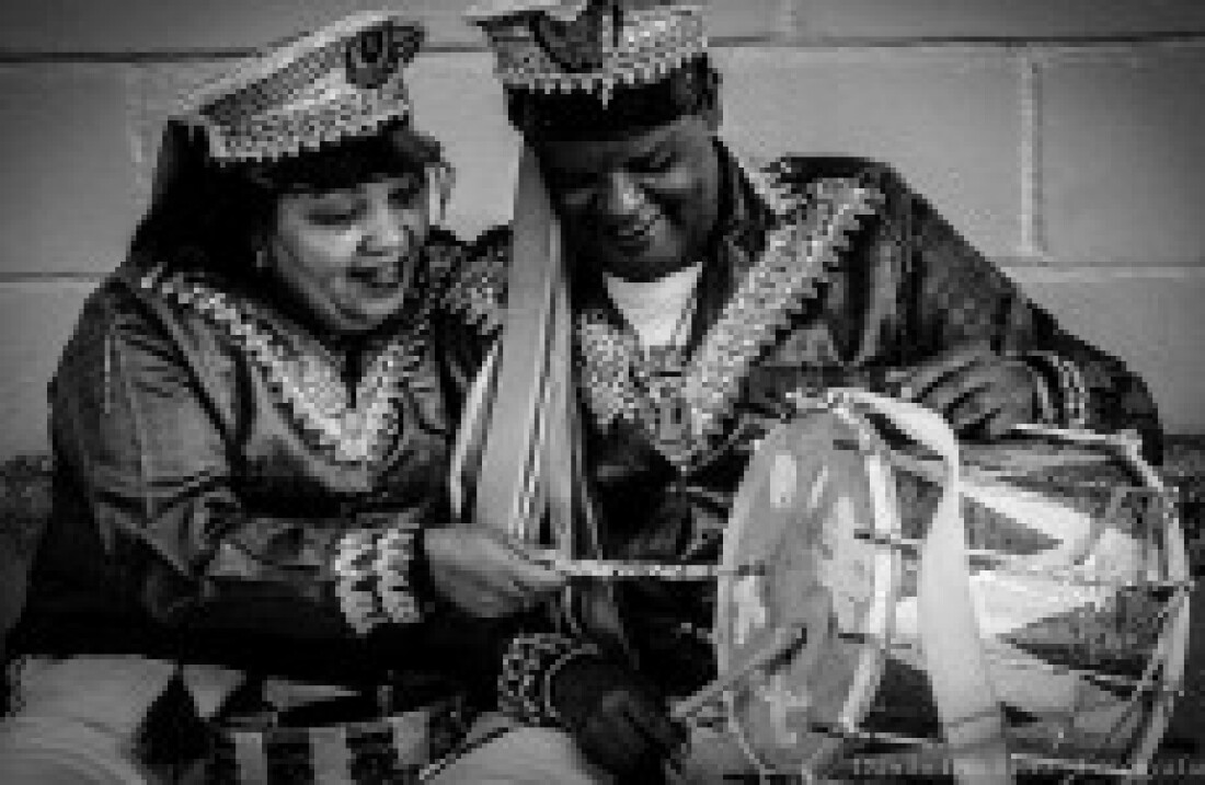 Fotografias contam histórias das congadas e moçambiques
