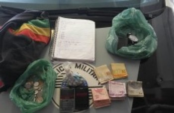 Drogas e dinheiro do tráfico são apreendidos na Vila Nova União: