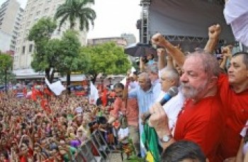 Lula reforça defesa do mandato da presidente