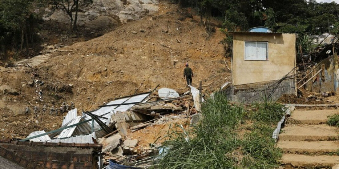 Sobe para 232 número de mortos na tragédia de Petrópolis