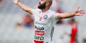 Com time alternativo, Athletico-PR é superado pelo Operário