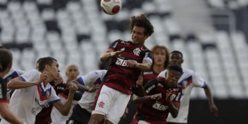 Flamengo leva susto contra Resende e escapa da derrota nos acréscimos