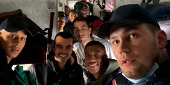 Jogadores deixam hotel em Kiev e iniciam viagem para deixar Ucrânia