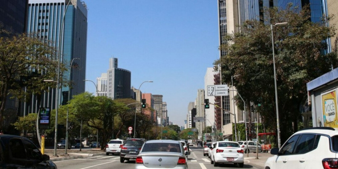 Profissionais de saúde são liberados de rodízio de veículos em SP