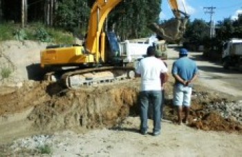 Suposta escavação ilegal gera queixa de moradores