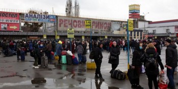 Embaixada do Brasil em Kiev anuncia trem para retirada de brasileiros