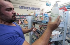 Medo da Gripe A faz estoques de álcool em gel se esgotarem