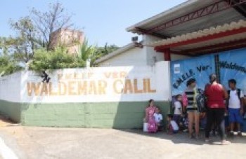 Falta de água em escola deixa alunos sem aulas