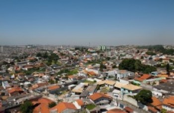 Parceria com Ferraz realiza reunião no bairro 'Raspadão'