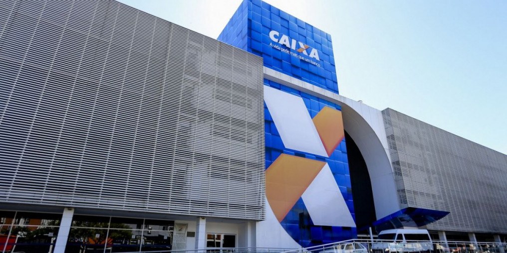 Caixa libera abono salarial para trabalhadores nascidos em maio