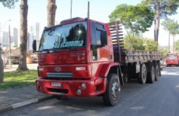 Carga de alumínio é roubada em Poá