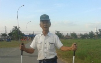 Mecânico cria skate para idosos