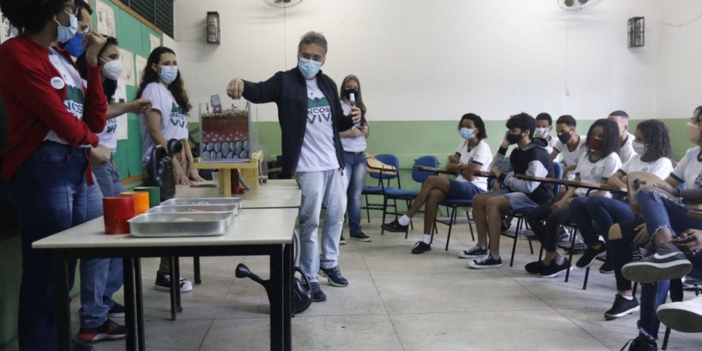 Prêmio oferece US$ 50 mil a escolas de todo o mundo