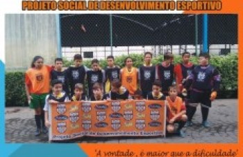 'Bom de Bola' leva atletas para testes no Santos F.C