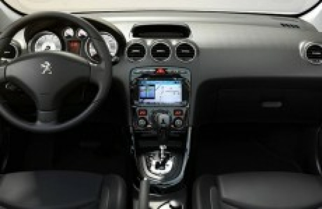 Peugeot 308 1.6 16v oferece mais estilo e sofisticação