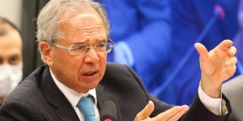 Governo avalia reduzir imposto para estimular indústria, diz ministro