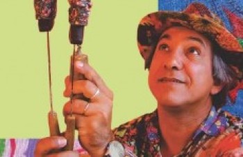 Valdeck de Garanhuns leva o teatro de mamulengo à Praça do Coreto