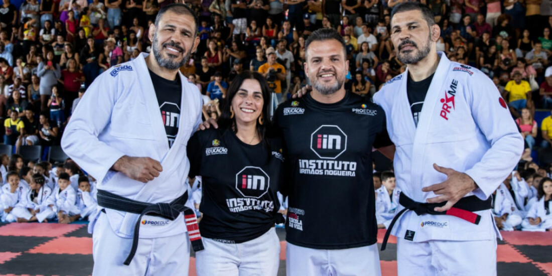 Itaquá e Instituto Irmãos Nogueira entregam quase mil kimonos