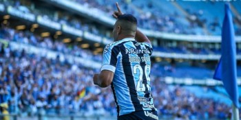 Grêmio goleia São Luiz por 4 a 0 na estreia do técnico Roger Machado