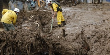 EUA ajudarão com R$ 520 mil famílias atingidas por chuva em Petrópolis