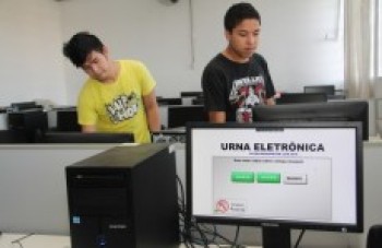 Alunos participam de eleições de Grêmios