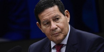 Hamilton Mourão participa de abertura da 33ª Festa Nacional da Uva