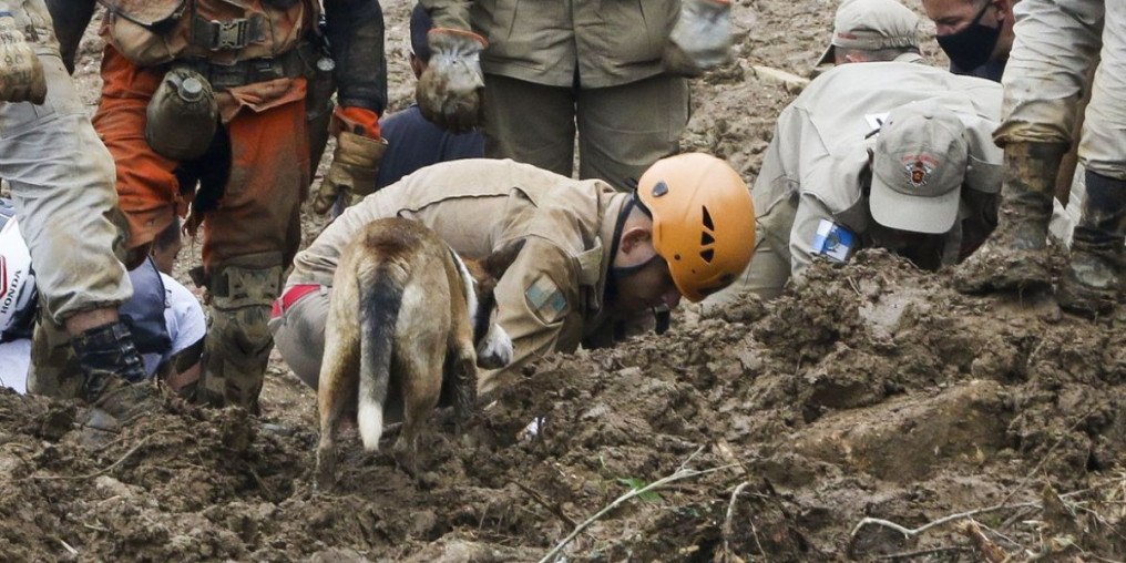 Mortes pela chuva em Petrópolis chegam a 120