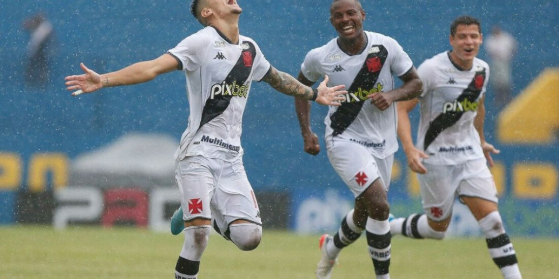 Vasco reencontra Felipe e busca evolução defensiva