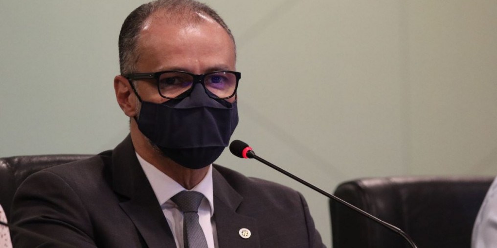 Em reunião no Senado, presidente da Anvisa defende vacina
