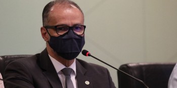 Em reunião no Senado, presidente da Anvisa defende vacina