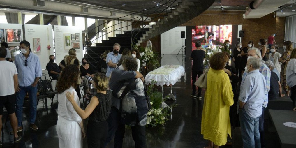 Atores e diretores de cinema despedem-se de Arnaldo Jabor no Rio