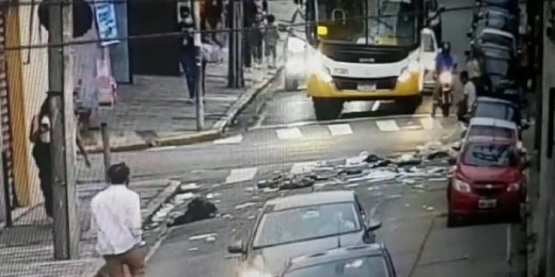 Câmaras da Ciemp identificam morador jogando lixo na rua