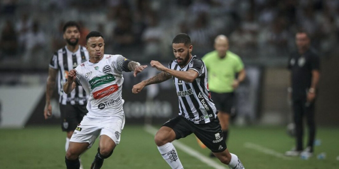 Atlético vence Athletic com pênalti polêmico e vira líder no Mineiro