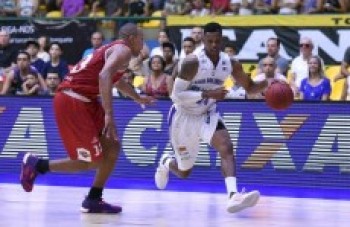 Mogi/Helbor vence de virada e larga na frente contra Ceará