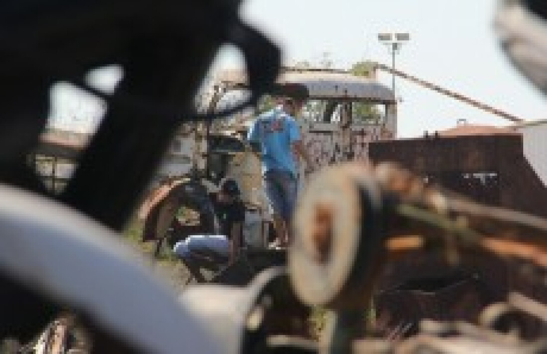 Seis ônibus são incendiados na garagem da extinta Visul