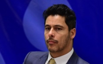 Marcio Alvino faz mistério sobre voto