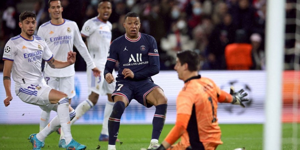 Gol de Mbappé no último minuto garante vitória do PSG sobre o Real