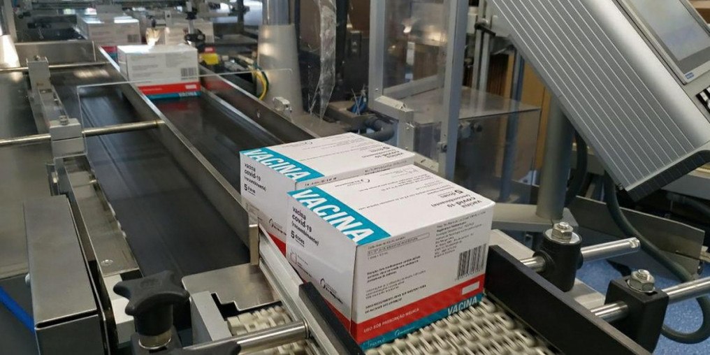 Covid-19: Fiocruz aprova primeiro lote de vacina 100% brasileira