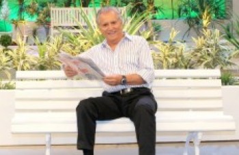 Carlos Alberto de Nóbrega renova