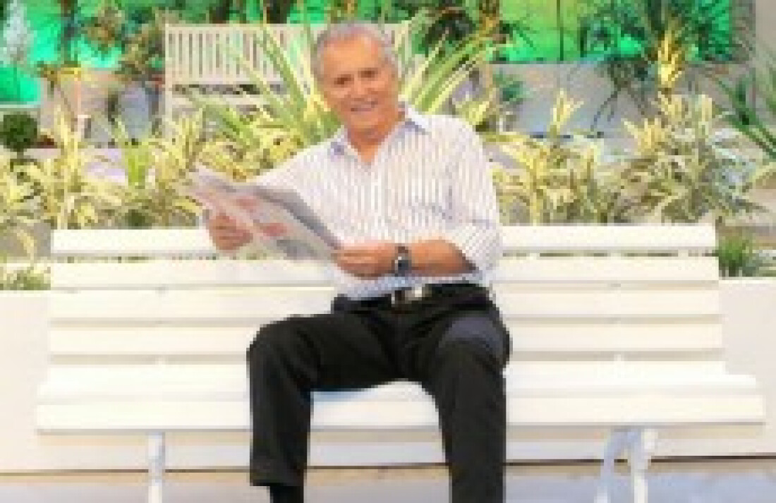 Carlos Alberto de Nóbrega renova