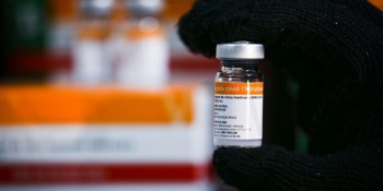 CoronaVac mantém proteção após seis meses da segunda dose