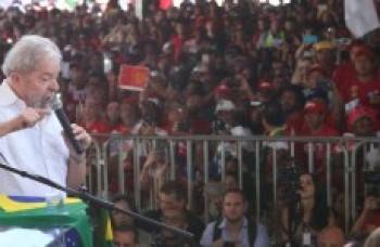 Manifestantes fortalecem as mobilizações no País