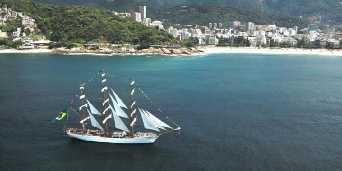 Veleiros podem ser contemplados no cais do Pier Mauá