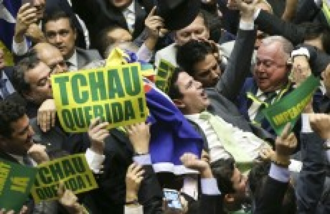 Oposição consegue mais votos que o necessário