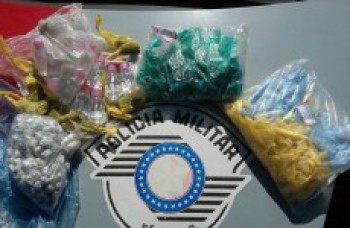 Ajudante é preso com drogas: