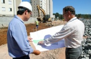 Trabalhos da avenida na Vila Nova Mogilar avançam