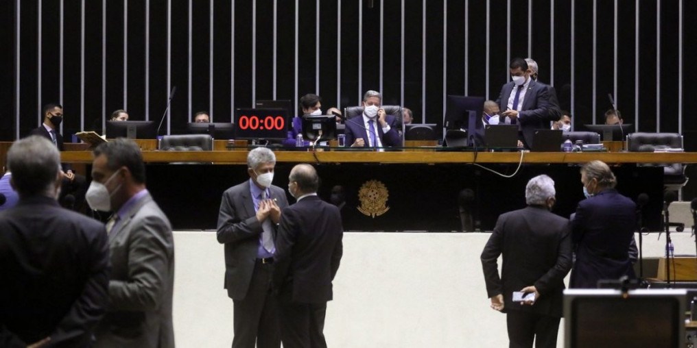 Presidente da Câmara defende congelar ICMS em preço de combustível