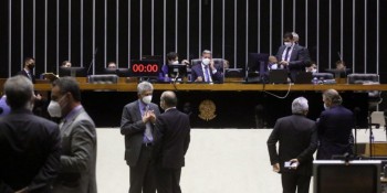 Presidente da Câmara defende congelar ICMS em preço de combustível